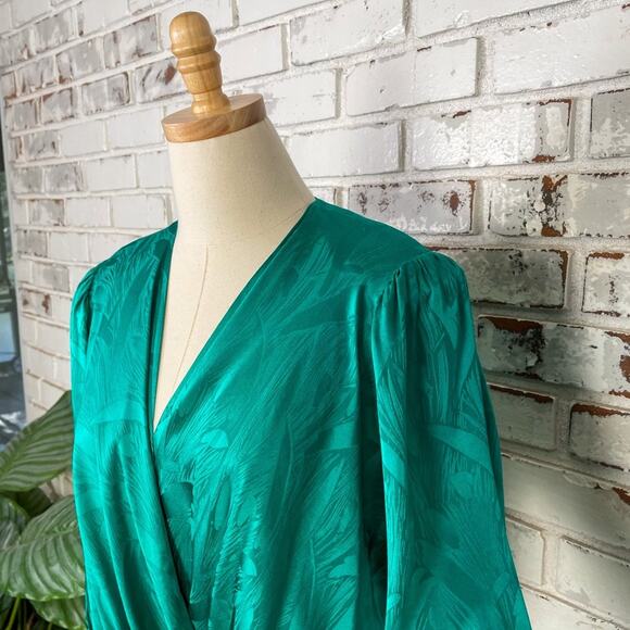 Vintage 80s Lauren Alexander Petites Plunge Silk Green Wrap Midi Dress 12 - Picture 6 of 11